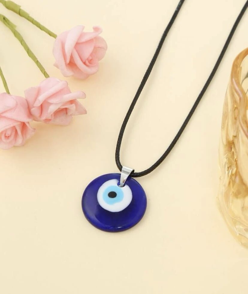 Evil eye round pendant Outlet