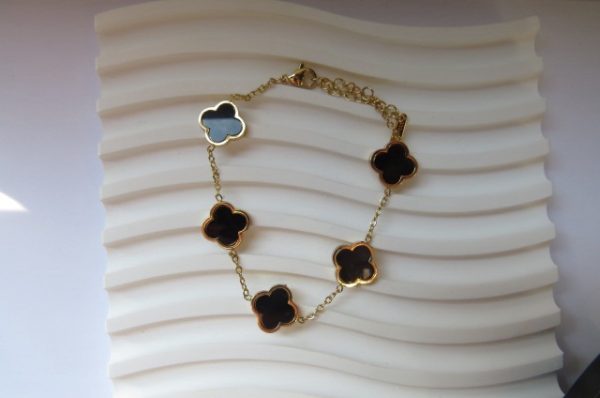 Black Simple 4-Leaf Clover Gold Bracelet